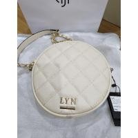 ราคา กระเป๋า LYN สีครีม ของใหม่ป้ายห้อย (24809753333)