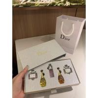 ราคา Dior · น้ำหอม Dior ตัวอย่างกล่องของขวัญ 5 ชิ้น (28838289108)