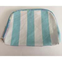 ราคา New!!! Estee Lauder Cosmetic Bag สีฟ้าขาว ขนาด 8” x 5.5” x 2” (27358177982)