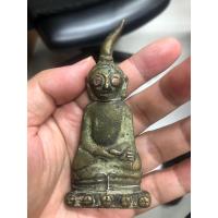 ราคา งั่งเขมรตาแดง ฐานสามชั้นบัวตุ่ม ยุคหลัง2500 (29861657674)