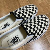 ราคา VANS Slip-On (Classic) ผู้หญิง มือสอง (23457683948)