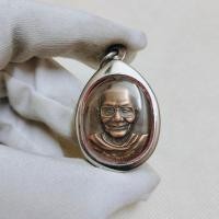 ราคา S หลวงพ่อจรัญ เป็นเหรียญรูปไข่ ครึ่งองค์ เจริญพรล่าง วัดอัมพวัน จ.สิงห์บุรี (27430663875)