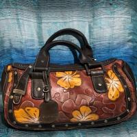 ราคา กระเป๋าหนังนูนทรงหมอนใบใหญ่ (4729229363)