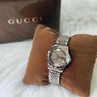 ราคา GUCCI G-Timeless Women’s Watch หน้าปัดแชมเปญ 27 mm พร้อมโลโก้ GG รุ่นใหม่ ! (42450215448)