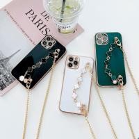 ราคา สําหรับ Apple iPhone 16 16e 15 14 13 12 11 Pro Max iPhone X XR XS Max 7 8 6 6s Plus mini Four Leaf Clover ข้อมือ Lucky Chain สร้อยข้อมือ Satchel ชุบเคสโทรศัพท์อ่อนฝาหลังปลอก (26760779819)