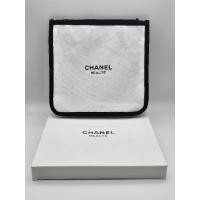 ราคา Chanel Cosmetic Bag ผ้าสีขาวขนาด 7.5×8×2" (26261460652)