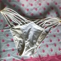 ราคา กางเกงว่ายน้ำ victoria's secret กางเกงว่ายน้ำสีขาว s (760499814)