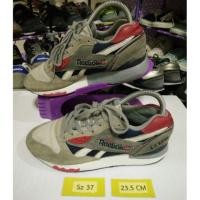ราคา Reebok รองเท้ามือสองของแท้ (462142254)