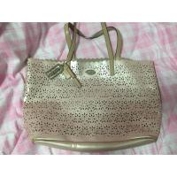 ราคา กระเป๋า Coach ของแท้ มือสอง สะพายข้าง ทรงTote ลายฉลุสีชมพูอ่อน (1249498835)