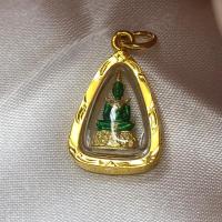 ราคา จี้พระแก้วมรกต เลี่ยมกรอบกันน้ำ ลายไทย ขนาดสูง 2 ซม. (23382218811)