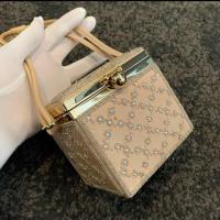 ราคา ส่งฟรี กระเป๋าออกงานประดับมุก ใหม่ (4343294827)