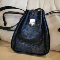 ราคา กระเป๋าครอสบอดี้สีดำหนังนกหนังแท้​ ทรงจีบสายปรับสั้นยาวได้ค่ะ (5911848502)