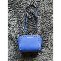 ราคา Michael Kors studded crossbody (24408971483)