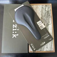ราคา ‼️SALE‼️ เบาะ Fizik Terra Alpaca X5 (27059834590)