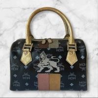 ราคา กระเป๋าถือทรงหมอน MCM สีดำ (27888190256)