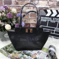 ราคา Charles&Keith Perforated turn-lock tote (1982623342)