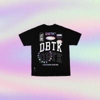 ราคา (On-Hand) dbtk "merge holographic" พร้อมสติกเกอร์ OVERSIZE T shirt สำหรับ unisex cotton TShirt Tees เสื้อเชิ้ตแขนสั้น (28861159107)