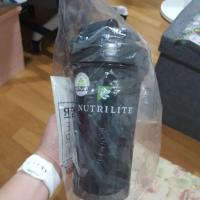 ราคา แก้วเชคนิวทริไลท์ แอมเวย์ amway ปริมาณ 710 มล. สีดำ (10497063927)