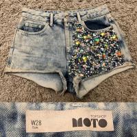 ราคา กางเกงยีนส์ขาสั้น Topshop ปักเลื่อม UK10 สภาพ 70% (21956997747)