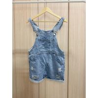 ราคา (พร้อมส่ง) เอี๊ยมยีนส์ขาสั้น ยีนส์สีอ่อนแต่งขาดสวยๆ เอี๊ยมน่ารัก (21572902672)