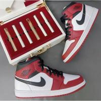 ราคา 11.11【TH stock】รองเท้าสูง 2023 Nike aj1 Air Jordan 1 Chicago Mid / Little Chicago / White Red Uni (25758317268)