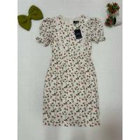 ราคา เดรสยาว สีครีมลายดอกเขียวแดงปักฉลุแต่งระบายหน้า(ป้ายห้อยApstyfe) (28614225141)