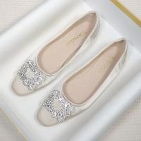 ราคา Plus Size42 ผู้หญิงแฟชั่นเกล็ดหิมะหัวเข็มขัดตื้น Toe Square Toe ผ้าไหมซาตินแฟลตเจ้าสาวรองเท้าแต่งงาน (18477180397)