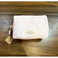ราคา กระเป๋าใส่เครื่องสำอางค์ กระเป๋าใส่ของ Clarins ลายผ้าน่ารักมาก สีชมพู ดีไซน์ละมุน (ยังไม่เคยใช้งาน) ขนาด22x12x9cm (21991504945)
