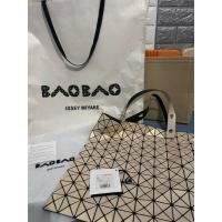 ราคา ส่งต่อ BaoBao Prism 10x10 (39.5x39.5) Tote ของใหม่ แท้100% (29877600545)