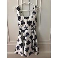 ราคา เดรสขาวสายเดี่ยวลายไพ่ (15262759540)