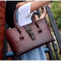 ราคา กระเป๋าสานขนาด 12*4*8 นิ้ว บุผ้า มีซิป กระเป่าถือ กระเป่าสานกระจูด (22452513944)