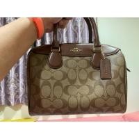 ราคา Coach หมอน 9 นิ้ว แท้ 100% สีน้ำตาล (22958303536)