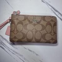 ราคา กระเป๋าสตางค์ COACH Wristlet Signature สีชมพูอ่อน (ของแท้)มือ2 (41104304940)