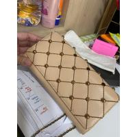ราคา charles & keith แท้อุปกรณ์ครบ สภาพ 99% เจ้าของใช้เอง (25507583459)