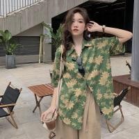 ราคา พร้อมส่ง เสื้อเชิ้ตคอปกแขนสั้นสีเขียวลายใบไม้สีเหลือง ดีเทลแต่งกระดุมสองเม็ดติดแบบคาด ทรงปลายโค้ง ผ้าฝ้าย (18522128092)