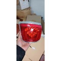 ราคา ไฟท้ายสกู๊ตเตอร์ไฟฟ้าเวสป้าพร้อมหางแหลม ไฟท้ายเหลี่ยมเวสป้า (44163506442)