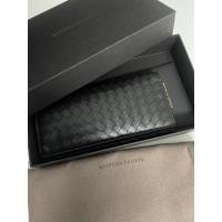 ราคา กระเป๋าสตางค์ Bottega Veneta ของแท้มือสองสภาพดี (11448435731)