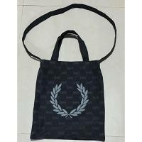 ราคา Fred Perry nylon shoulder tote bag black, unisex สภาพ ใหม่ ไม่มีตำหนิ ขนาด 30 x 34 cm - 350 รวมส่ง (29087704957)