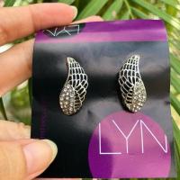 ราคา ต่างหูLynแท้100% ปีนนางฟ้าสวยฉ่ำๆ (2230345465)