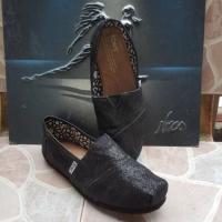 ราคา รองเท้า TOMS แท้ (มือสอง) ส่งฟรี ลงทะเบียน (2560139250)