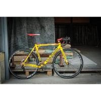 ราคา (custom bike)รถจักรยานเสือหมอบสายลุย ยี่ห้อ colnago รุ่น worldcup สีเหลืองพิเศษ size 54 (7776008235)