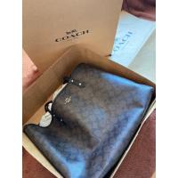 ราคา COACH แท้ใช้ได้ 2 ด้าน CITY TOTE IN SIGNATURE WITH POUCH Classic Black (3971545700)