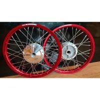 ราคา ชุดล้อแดงขอบเรียบ 1.40x17 พร้อมดุมกระจกเงา ใส่ W100-110 ดรัมหน้า,Dream ทุกรุ่น (4962625904)