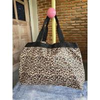 ราคา กระเป๋าลายเสือ lesportsac ทรงถือ มือสอง *ทำความสะอาดแล้ว* (27778046856)