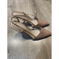 ราคา ส่งต่อรองเท้า CHARLES & KEITH size37-38 (22237771978)