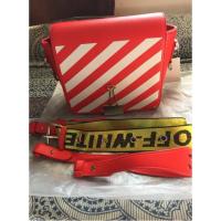 ราคา กระเป๋าสะพายข้าง off-white (682655995)