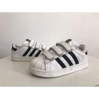 ราคา Adidas superstar รองเท้าผ้าใบ แบบแปะ สีขาวพื้นขาว Sz.15-16 cm. รองเท้าเด็ก มือสอง (24077774310)