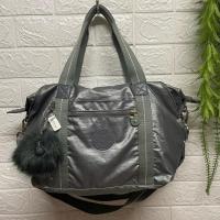 ราคา กระเป๋าถือ สะพาย Kipling สีเงินเมทาลิก สวยงาม กว้าง 15 สูง 10 ก้น 5 นิ้ว ราคา 900 บาทบ (25265038732)
