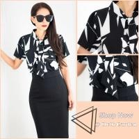 ราคา Cloth Garden : เสื้อผู้หญิง Tie-Neck Blouse แต่งสายผูกเนคไทด้านหน้า ลายกราฟฟิกพื้นดำขาว (28526939612)