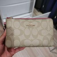 ราคา กระเป๋า Coach​ คล้องมือ ของแท้​ 2 ซิป แถบสีชมพู​ (3875284665)